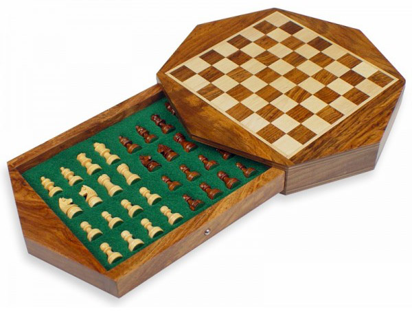 Travel Magnetic Chess Set 9' Octagonal shape.
